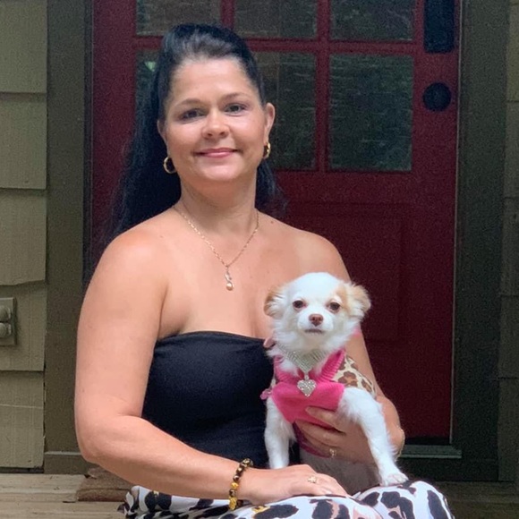 Meet your Posher, Kelli - Picture 1 of 4